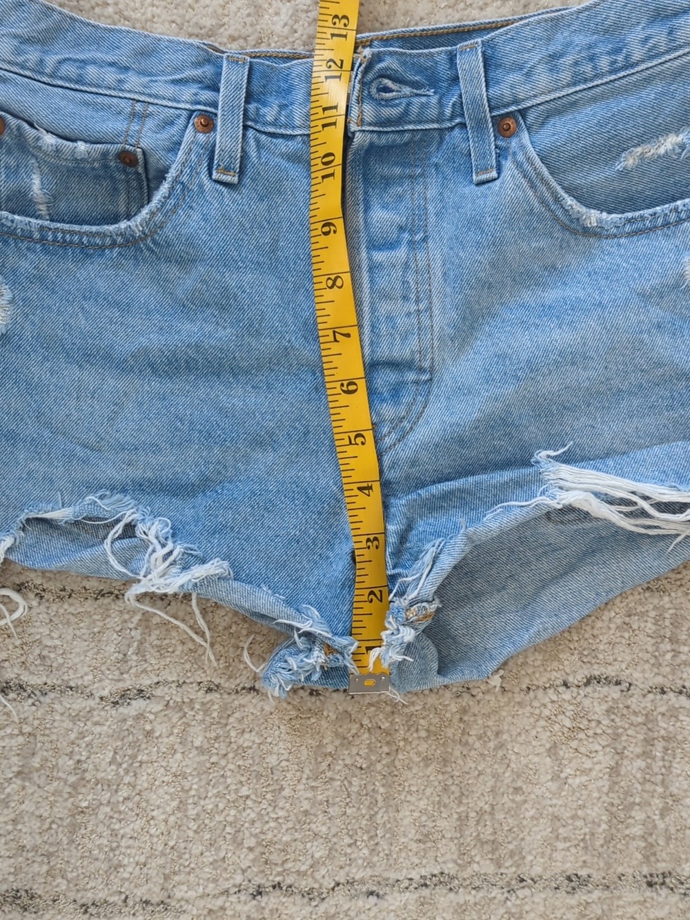 Levi's Premium distressed cutoff button fly jeans shorts - Picture 10 of 10